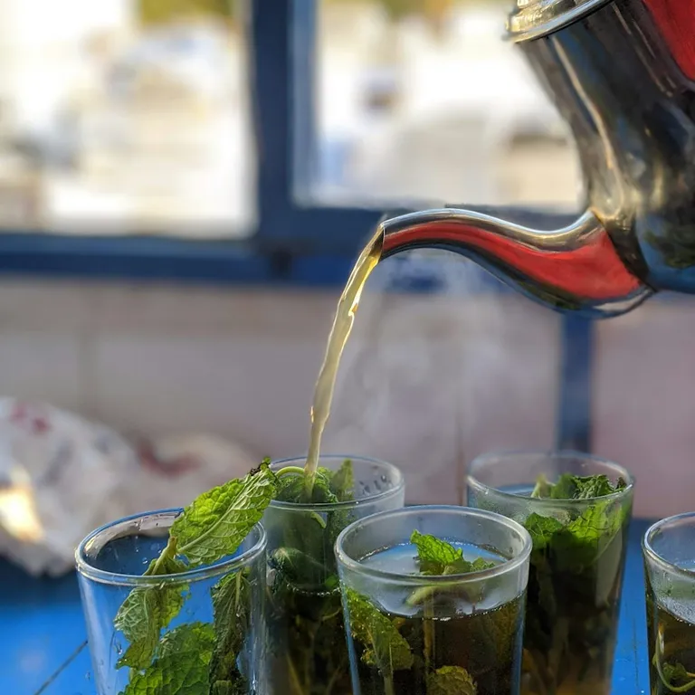 شاي مغربي بالنعناع