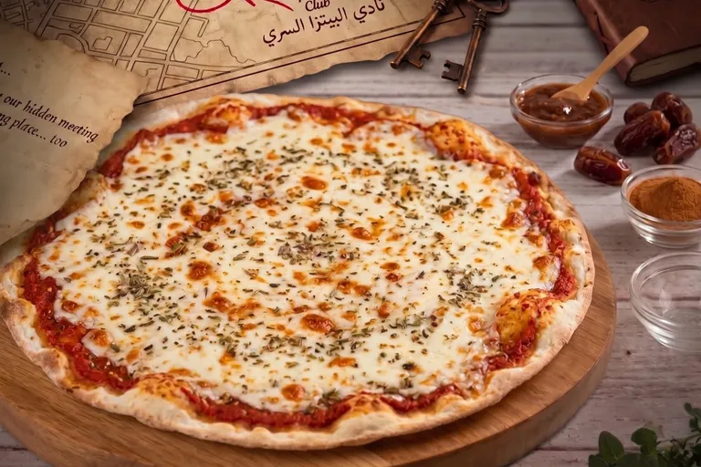 منقوشة محمرة مع موزريلا
