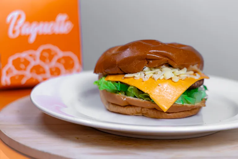 Mozzarella Beef Burger